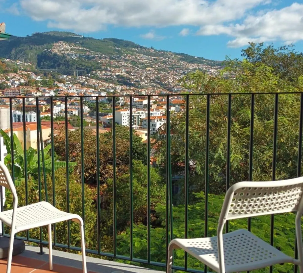 Alamos Charming Apartment - View Фуншал